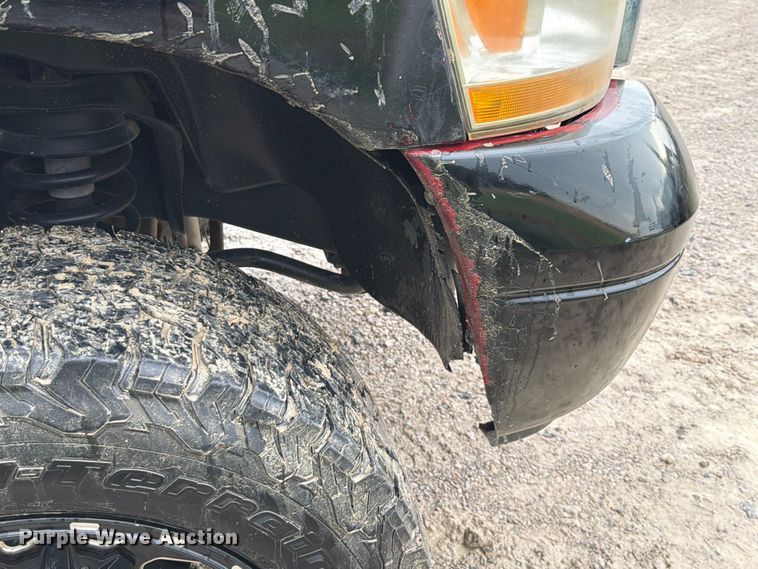 image for item EQ8039 2006 Dodge Ram 3500 Ext. Cab flatbed pickup truck