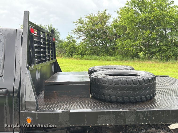 image for item EQ8039 2006 Dodge Ram 3500 Ext. Cab flatbed pickup truck