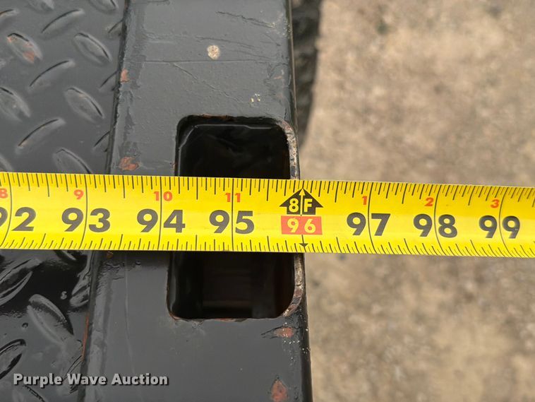 image for item EQ8039 2006 Dodge Ram 3500 Ext. Cab flatbed pickup truck
