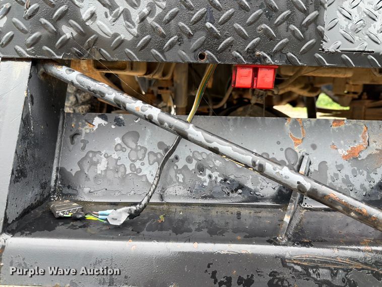 image for item EQ8039 2006 Dodge Ram 3500 Ext. Cab flatbed pickup truck