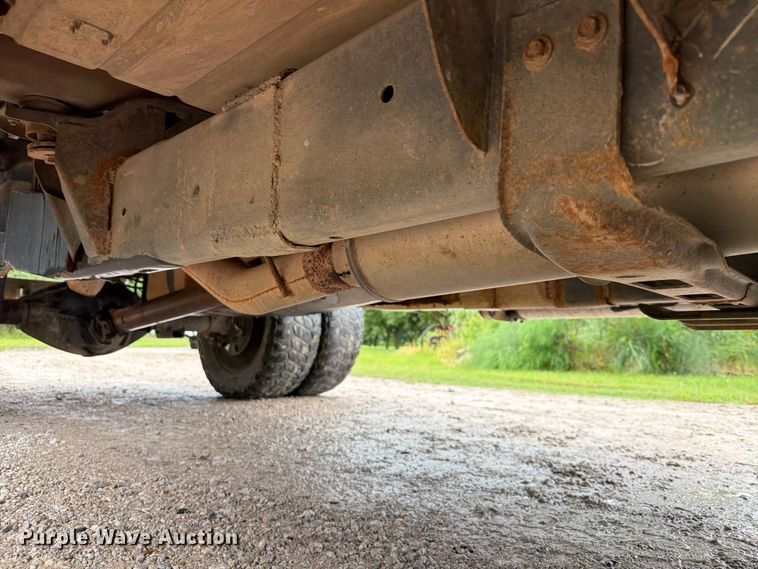 image for item EQ8039 2006 Dodge Ram 3500 Ext. Cab flatbed pickup truck