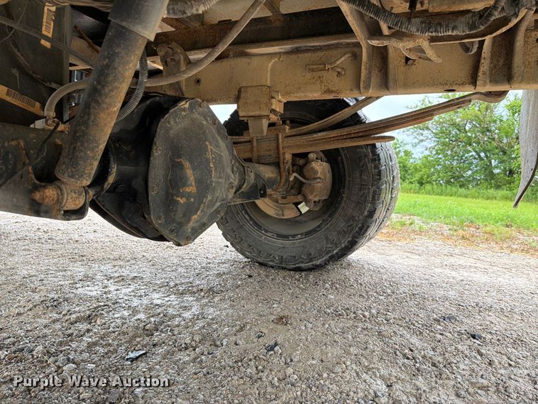 image for item EQ8039 2006 Dodge Ram 3500 Ext. Cab flatbed pickup truck