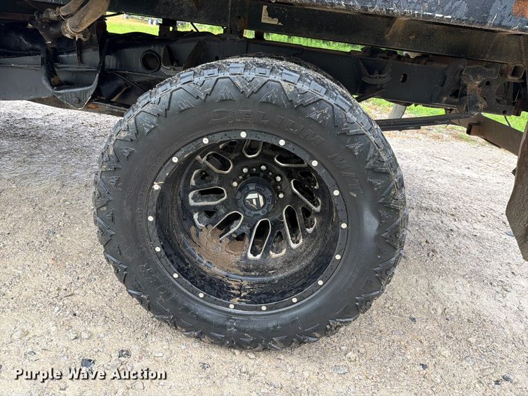 image for item EQ8039 2006 Dodge Ram 3500 Ext. Cab flatbed pickup truck