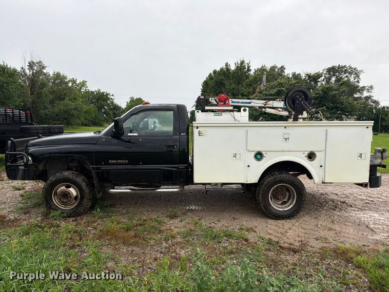 image for item EQ8041 1999 Dodge Ram 3500 utility bed pickup truck