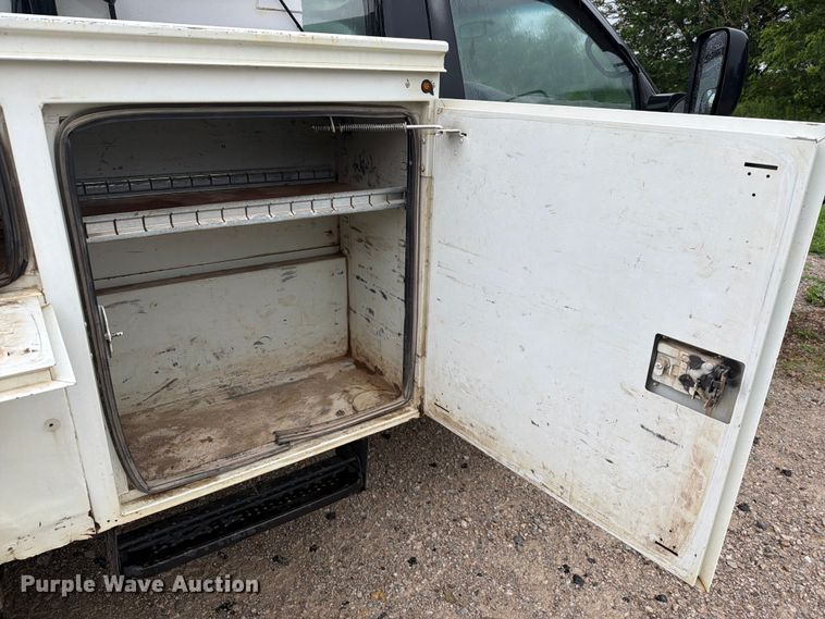 image for item EQ8041 1999 Dodge Ram 3500 utility bed pickup truck