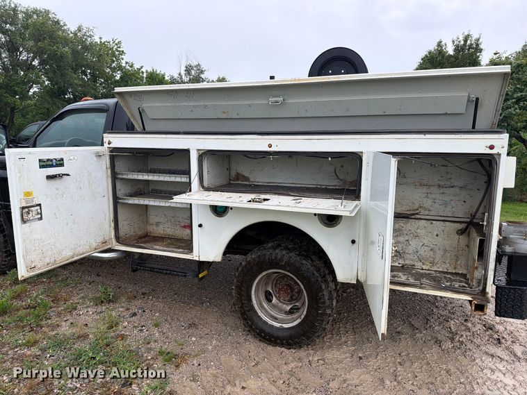 image for item EQ8041 1999 Dodge Ram 3500 utility bed pickup truck