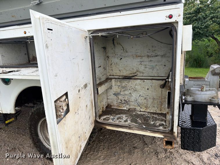 image for item EQ8041 1999 Dodge Ram 3500 utility bed pickup truck