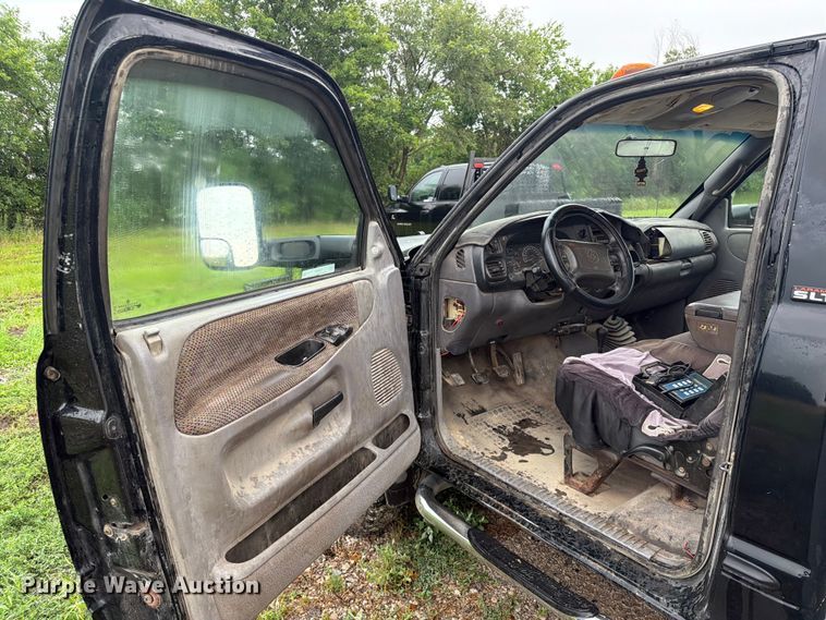 image for item EQ8041 1999 Dodge Ram 3500 utility bed pickup truck