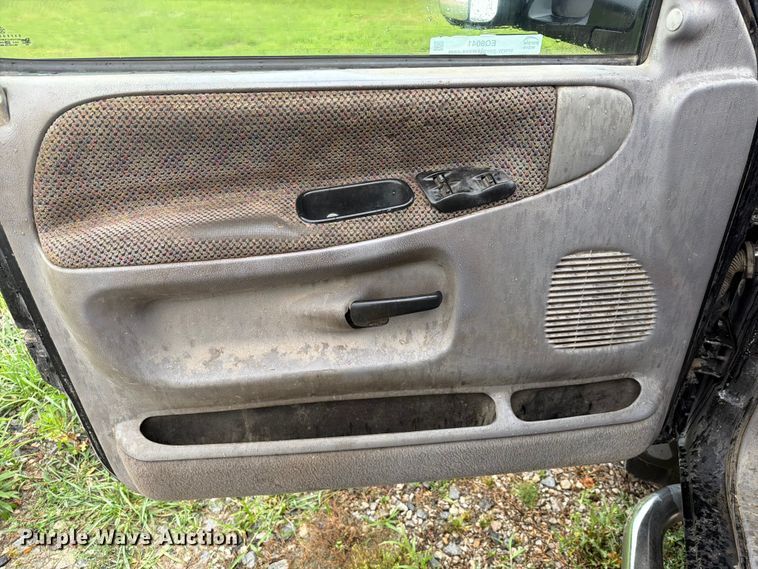image for item EQ8041 1999 Dodge Ram 3500 utility bed pickup truck