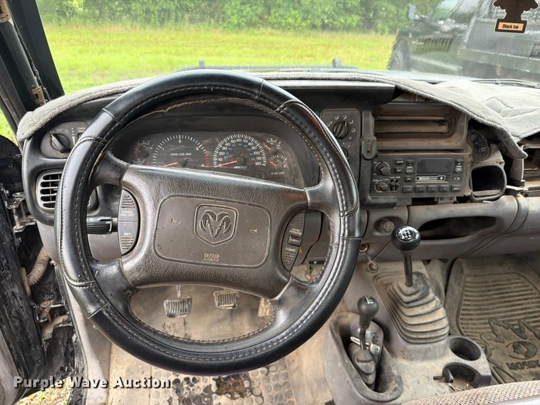 image for item EQ8041 1999 Dodge Ram 3500 utility bed pickup truck