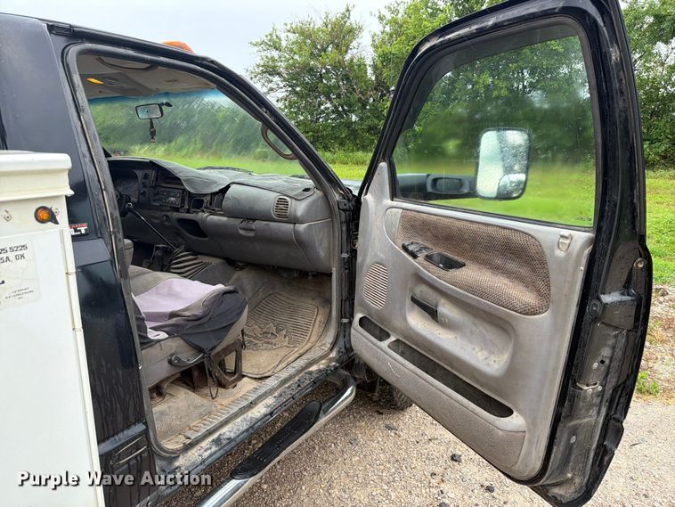 image for item EQ8041 1999 Dodge Ram 3500 utility bed pickup truck