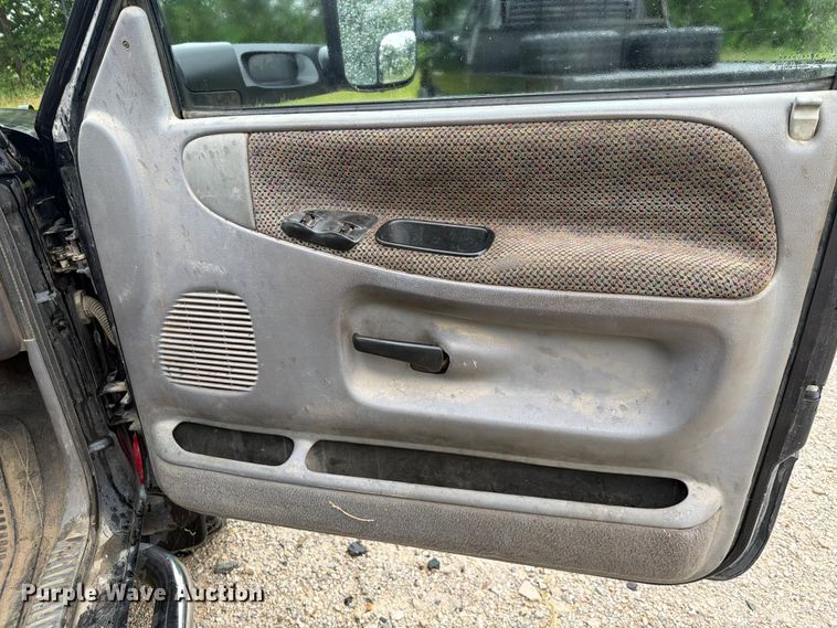 image for item EQ8041 1999 Dodge Ram 3500 utility bed pickup truck