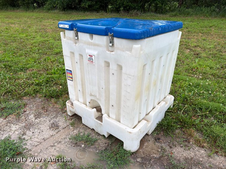 image for item EQ8042 Rhino  Tuff Tanks DEF tank