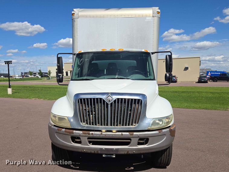 image for item ER1698 2003 International 4300 box truck
