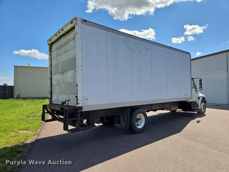 image for item ER1698 2003 International 4300 box truck
