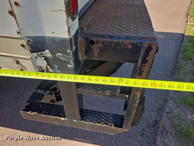 image for item ER1698 2003 International 4300 box truck