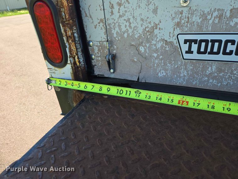 image for item ER1698 2003 International 4300 box truck
