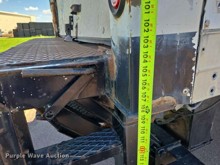 image for item ER1698 2003 International 4300 box truck