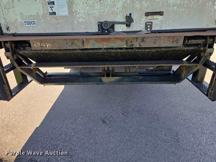 image for item ER1698 2003 International 4300 box truck