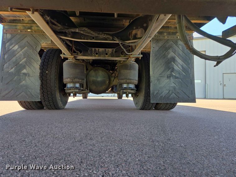 image for item ER1698 2003 International 4300 box truck
