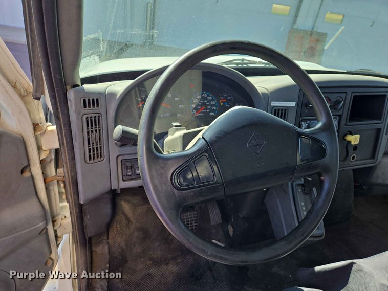image for item ER1698 2003 International 4300 box truck
