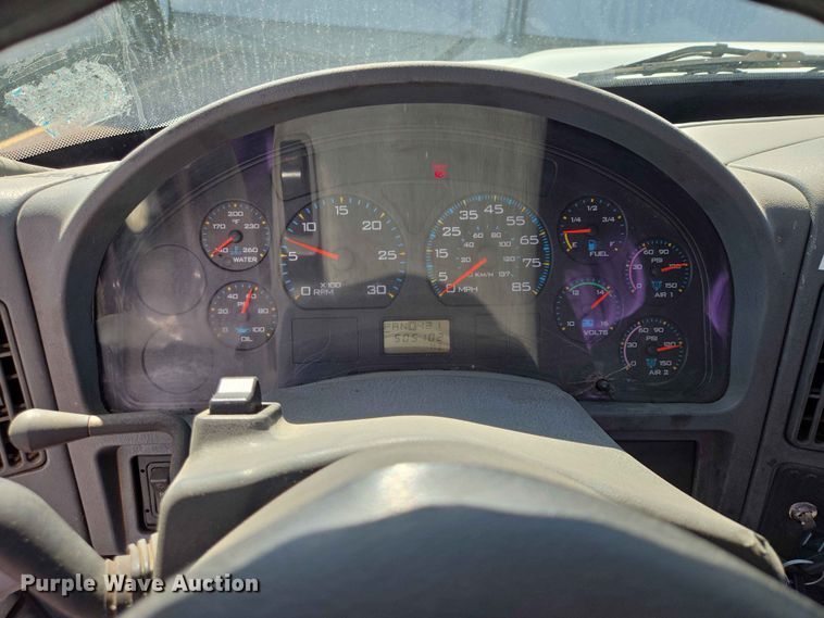 image for item ER1698 2003 International 4300 box truck