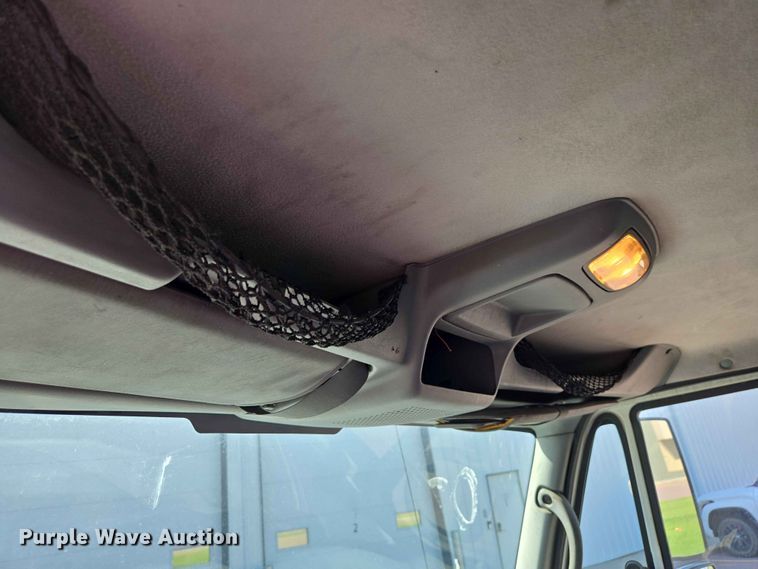 image for item ER1698 2003 International 4300 box truck