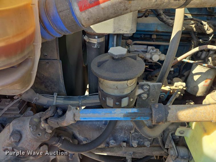image for item ER1698 2003 International 4300 box truck