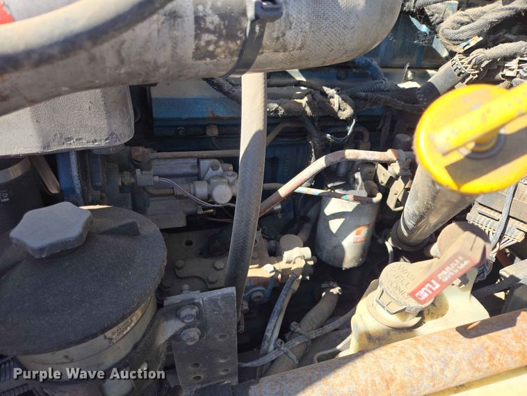 image for item ER1698 2003 International 4300 box truck