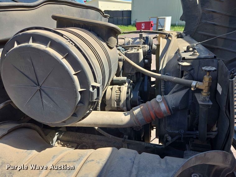 image for item ER1698 2003 International 4300 box truck