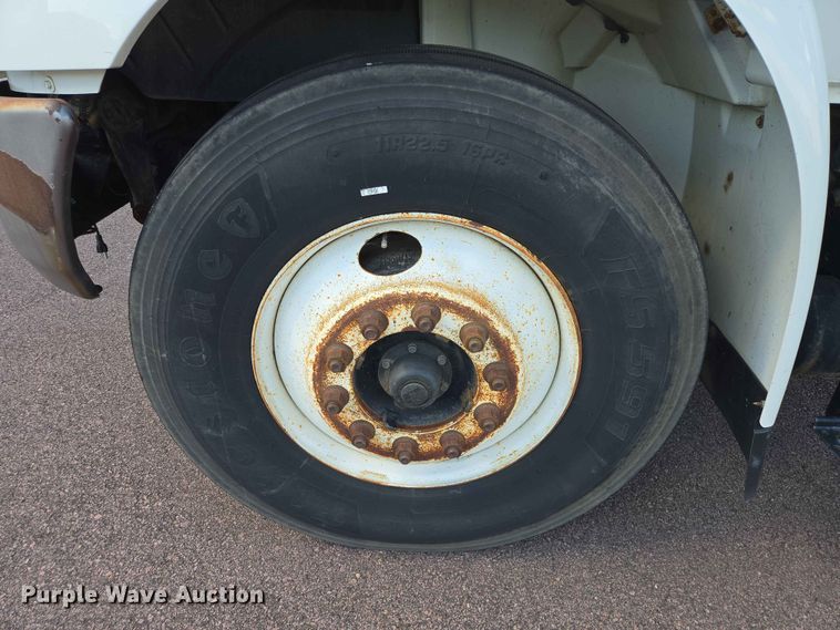 image for item ER1698 2003 International 4300 box truck