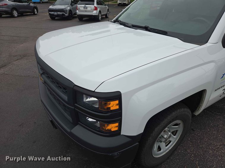 image for item ER1726 2015 Chevrolet Silverado 1500 pickup truck