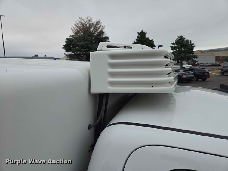 image for item ER1726 2015 Chevrolet Silverado 1500 pickup truck