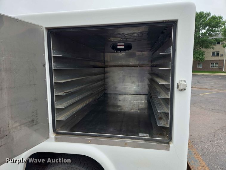 image for item ER1726 2015 Chevrolet Silverado 1500 pickup truck