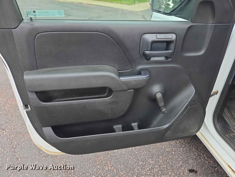 image for item ER1726 2015 Chevrolet Silverado 1500 pickup truck