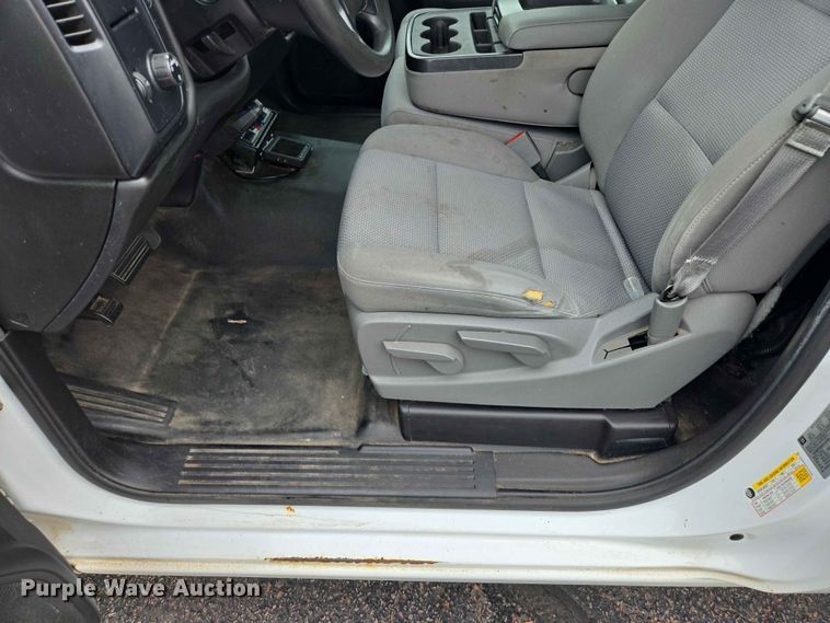 image for item ER1726 2015 Chevrolet Silverado 1500 pickup truck