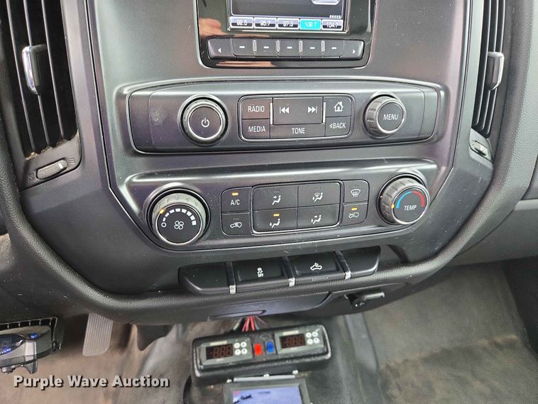 image for item ER1726 2015 Chevrolet Silverado 1500 pickup truck