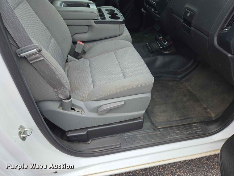image for item ER1726 2015 Chevrolet Silverado 1500 pickup truck