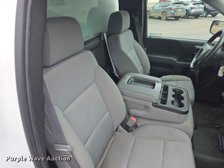 image for item ER1726 2015 Chevrolet Silverado 1500 pickup truck