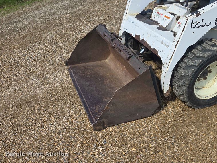 image for item ER1730 1997 Bobcat 553 skid steer loader