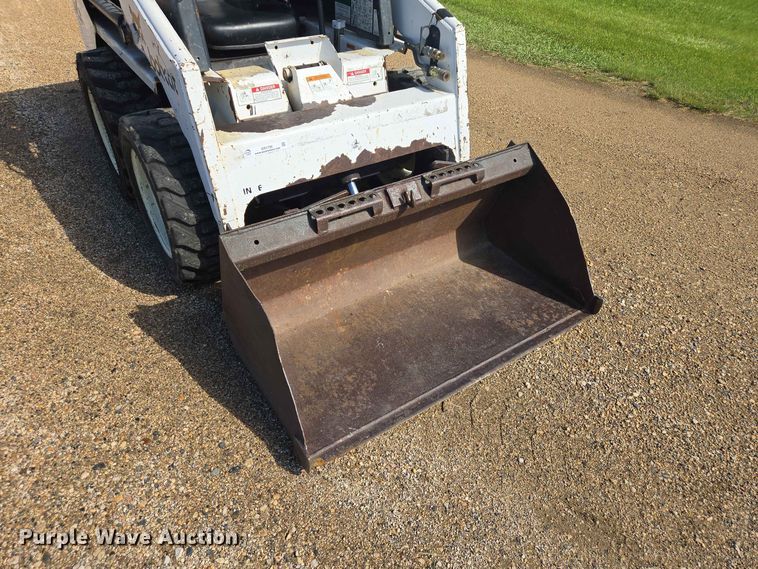 image for item ER1730 1997 Bobcat 553 skid steer loader