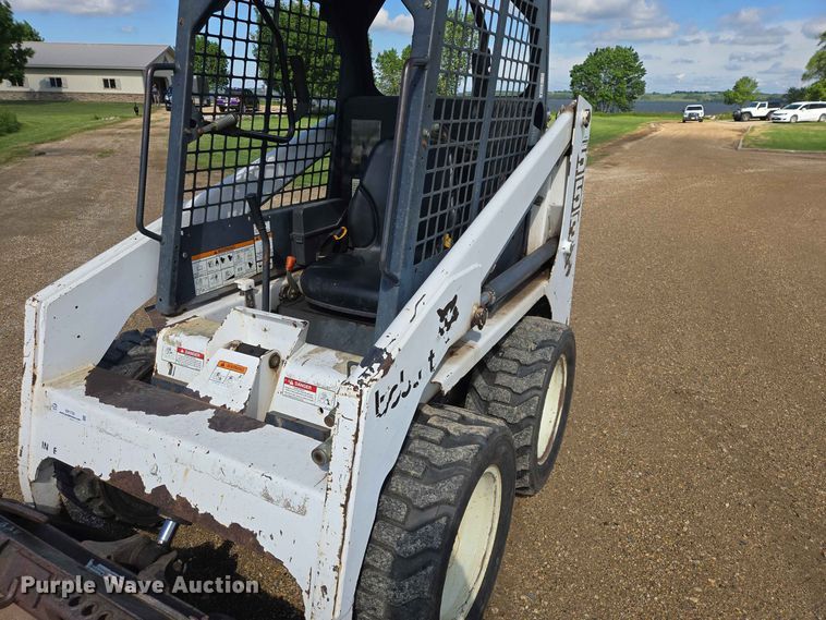 image for item ER1730 1997 Bobcat 553 skid steer loader
