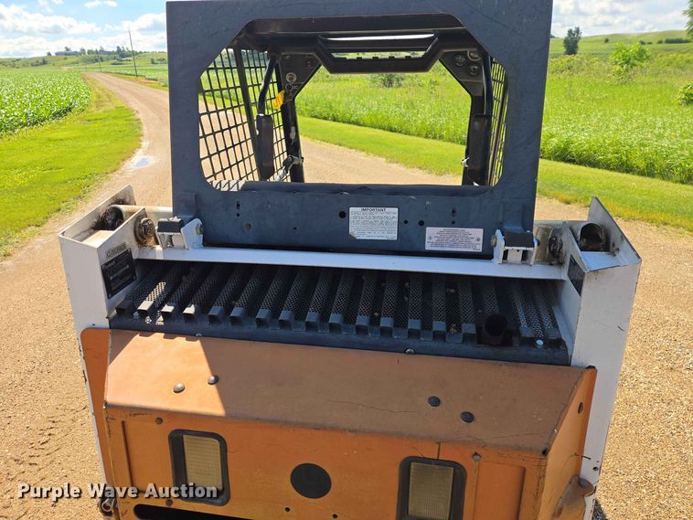 image for item ER1730 1997 Bobcat 553 skid steer loader