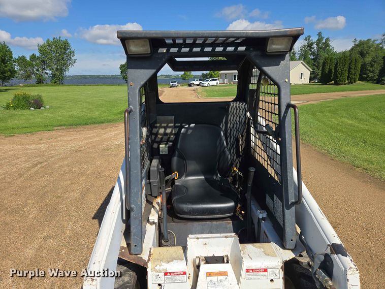 image for item ER1730 1997 Bobcat 553 skid steer loader