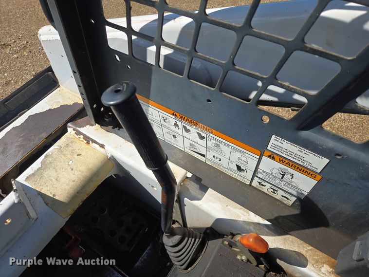 image for item ER1730 1997 Bobcat 553 skid steer loader