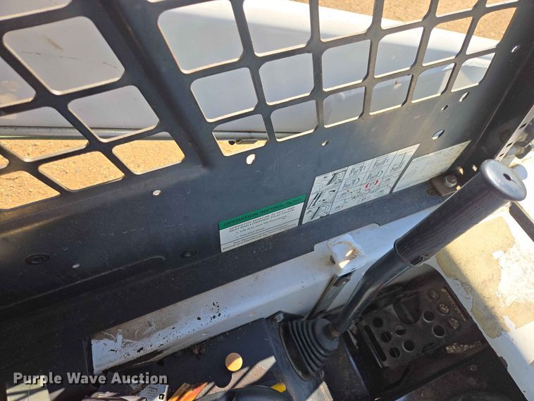 image for item ER1730 1997 Bobcat 553 skid steer loader