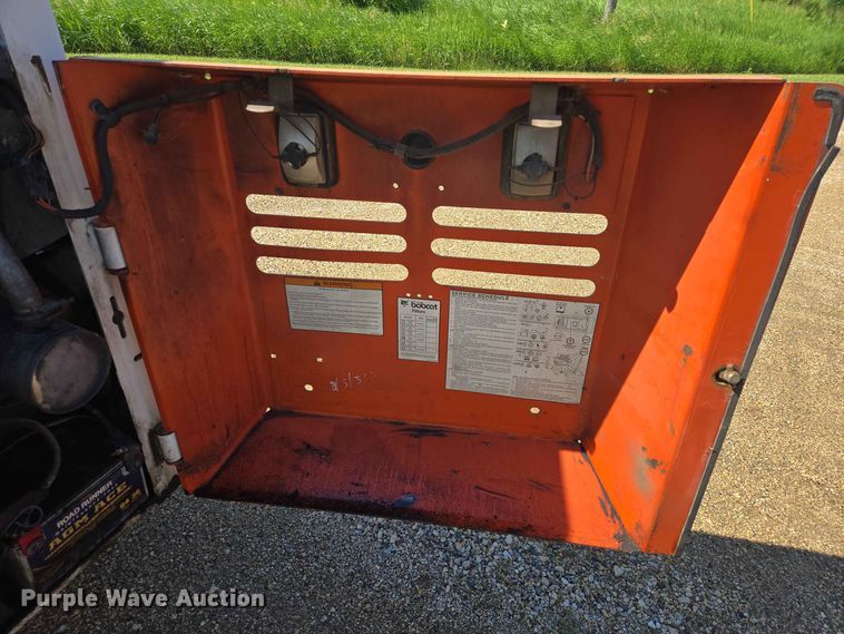 image for item ER1730 1997 Bobcat 553 skid steer loader