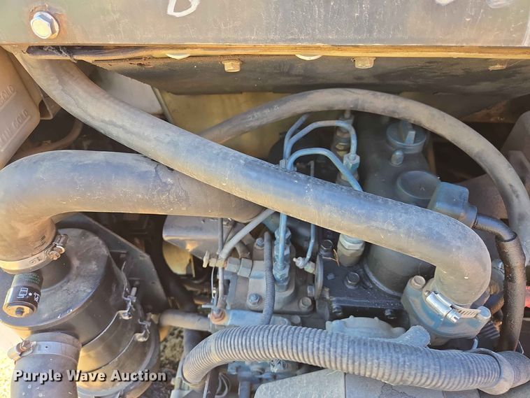 image for item ER1730 1997 Bobcat 553 skid steer loader