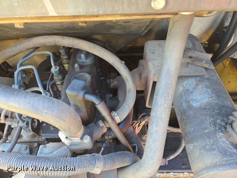 image for item ER1730 1997 Bobcat 553 skid steer loader