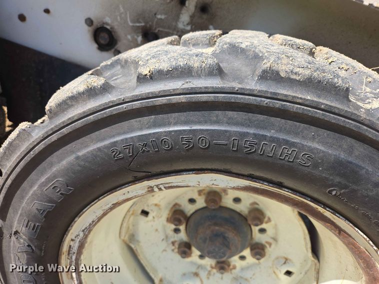 image for item ER1730 1997 Bobcat 553 skid steer loader